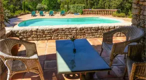 Pet Friendly Home In Entrecasteaux - Image 2