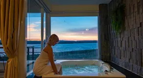 Lovestar Lakeside Hotel - Starlight Building - Image 2