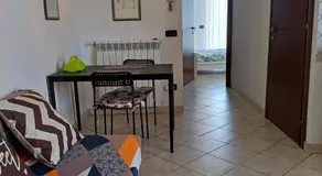 Pretty Little Apartment - Image 4
