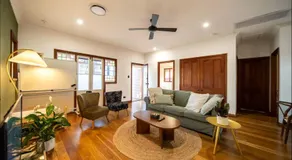 House of Fairy Wren -Charming Queenslander Cottage mins drive to Brisbane CBD and Gabba Stadium! - H - Image 2