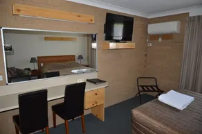Alexander Motor Inn - Image 2