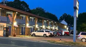 Kewanee Motor Lodge - Image 5