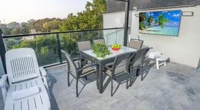 Margalit Luxury Beach Suite - Private Heated Pool, Jacuzzi, Sauna & BBQ - Image 4