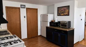 Location! Location! 2bd 1bth spacious apartment! - Image 4