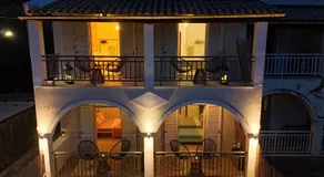 Royal Jelly Suites - Renovated Suites with Pool Just 5 Minutes walk from the Beach By Villa Mana Gers - Image 4