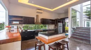 Moonlight and Sunshine Villa - Image 3