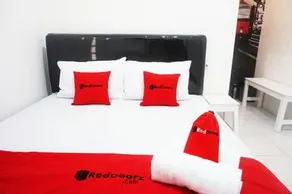 RedDoorz @ Jalan Tanjung Blitar - Image 5
