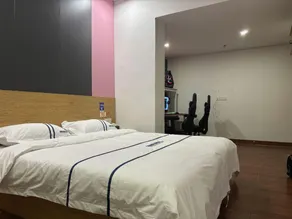 Blue Whale Esports Hotel (Laibin Zhenghe Pedestrian Street Branch) - Image 5
