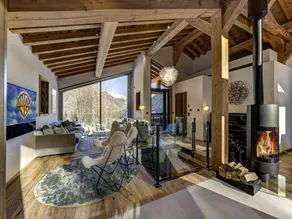 Contemporary Mountain Chalet for 10 Guests - Image 3