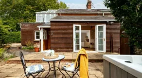 Luxurious Snowdrop Cabin with Private Hot Tub - Image 4