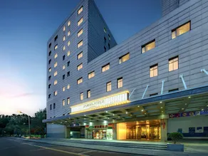 James Joyce Hotel Beijing West Station North Square Century Altar Hospital Branch - Image 3