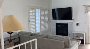 Two Bedroom Beach Apartment - Image 4