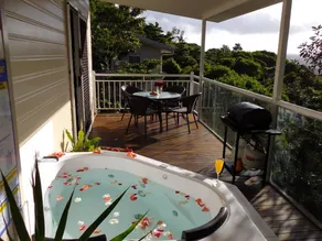 Tinaroo Sunset Retreat - Image 2