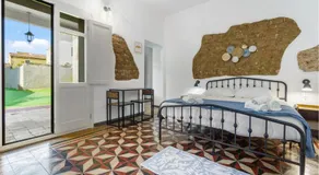 Luxar Suites & Apartments - Image 2