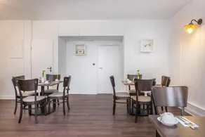 Signature Hotel Astoria - Image 4