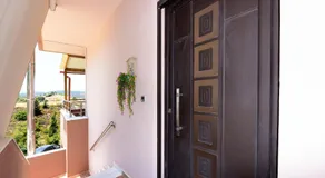 Theros Lux Apartment - Image 4