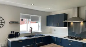 Brand-New, 2 Private Bedrooms Available, Stunning Views, Stoke Hospital, Alton Towers, Keele University, Trentham Gardens, Free Parking & Wi-Fi - Image 3