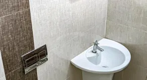 Shangri-laa hotel apartments - Image 5