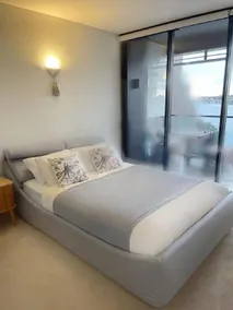 Luxury Lavender bay view 2 bed 2 bath apartment - Image 2
