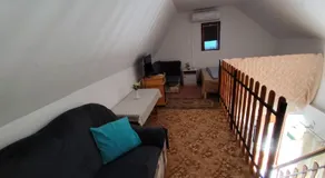 BB House - Image 5