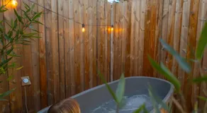 2 hébergements un studio avec jacuzzi privatif et une chambre avec entrée indépendante - Image 3