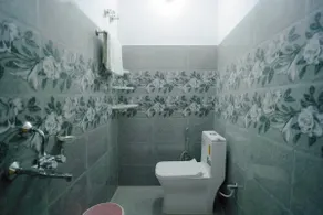 private bedroom at naukuchiyatal - Image 5