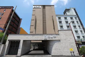 Chuncheon Pine Tree Hotel - Image 2