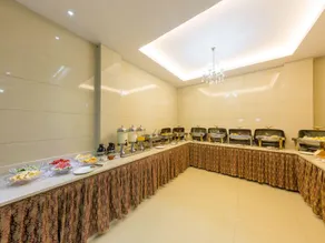 Rongle Busniess Hotel - Image 4
