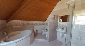 Napsugár Vendégház-Apartman - Image 2