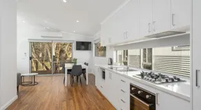 Painters Island Holiday Park - Image 2