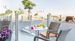 Hotel Holiday Beach - Image 3