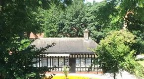 Burton Villa Guest House - Image 4