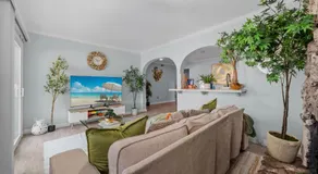 Entire Private Home with 5 Bedrooms, 3 Bathrooms, King Bed, Yard, Available Now - Image 4