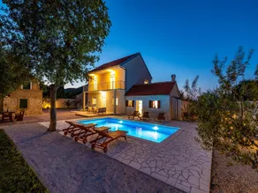 Dalmatia Pool Villa Retreat - Image 3