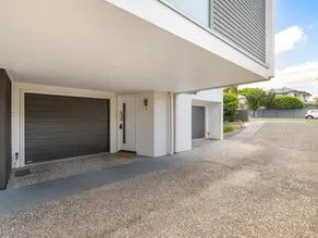 Close to Airport, Cafes, Train & Boondall Wetlands - Image 5