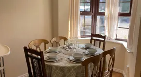 Large, 3 Floors, Sleeps 16, 4 Baths, 5 Parking, Semi rural Leicester - Image 5