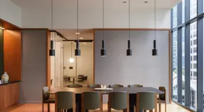 Modern 2BR High-rise with Rooftop Pool close to Conv Center - Image 3
