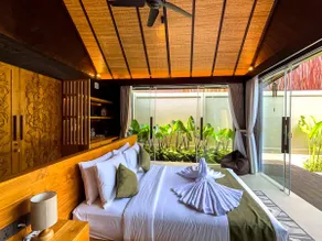 Honeymoon Hideaway w/Private Jacuzzi Pool in Kuta - Image 2