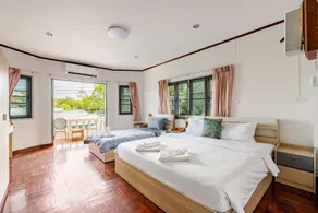 Villa Mayfair 4 bedrooms sea view with pool table - Image 2