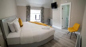 The Leitrim Inn and Blueway Lodge - Image 2
