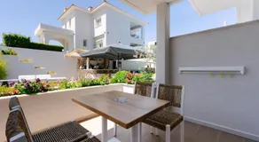 Metsikas Residence - Image 3