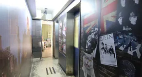 England Vacation Hotel - Image 3