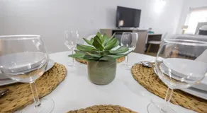FLORIT FLATS - The Apolo Apartment - Image 3