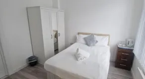 Double Deluxe Ensuite Room - Image 1