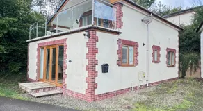 Tranquil North Devon Lodge - 2BR, Countryside Views & Pool, High Bickington close to Umberleigh, Barnstaple, Bideford & Westward Ho - Image 4