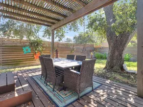 Market Street Retreat - Image 2