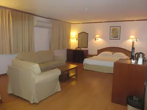 Sanbay Hotel - Image 2