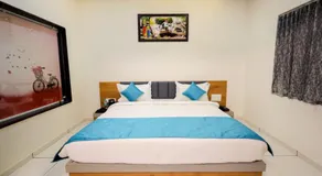 Hotel The Premier Somnath - Image 4