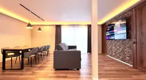 The Lobs Five, Brand New, 4 bedroom, 3 bath, 4 toilet, 8 min to Rusutsu, 7-11, bus at door - Image 3
