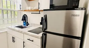 GIGI'S CASITA Free Parking & Kitchen - Image 2